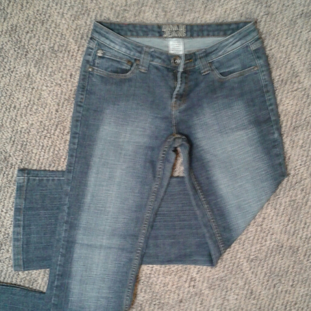 JR'S SZ 11 BOOTCUT JEANS NEW